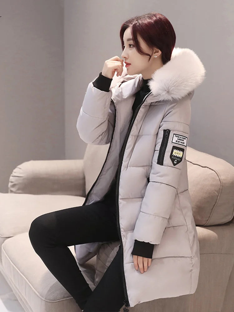 Casaco Feminino Para Inverno com Capuz e Gola Parka Elegante - (Promoção de Inverno 2025)