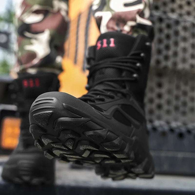 Bota Tática Masculina Leve Antiderrapante - (Promoção de Inverno 2025)