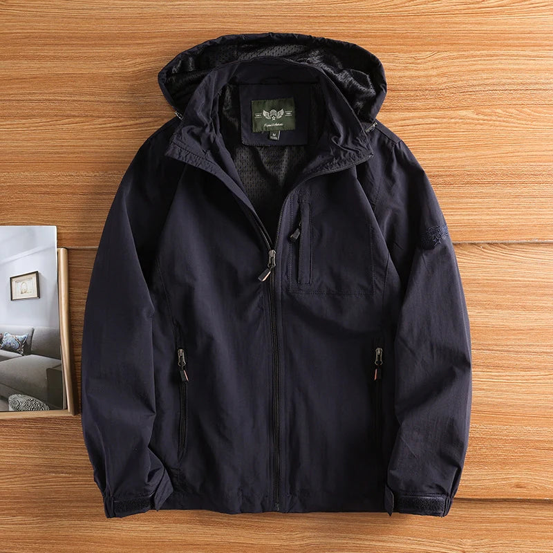Jaqueta Masculina Impermeável com Capuz Respirável Secagem Rápida – (Promoção de Inverno 2025)